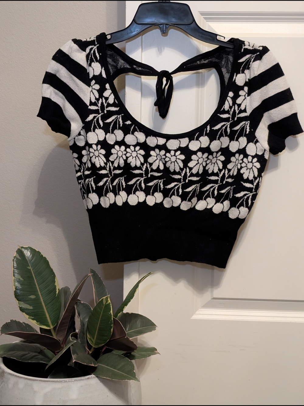 Anthropologie Black and White Floral Tie-Back Crop Tee